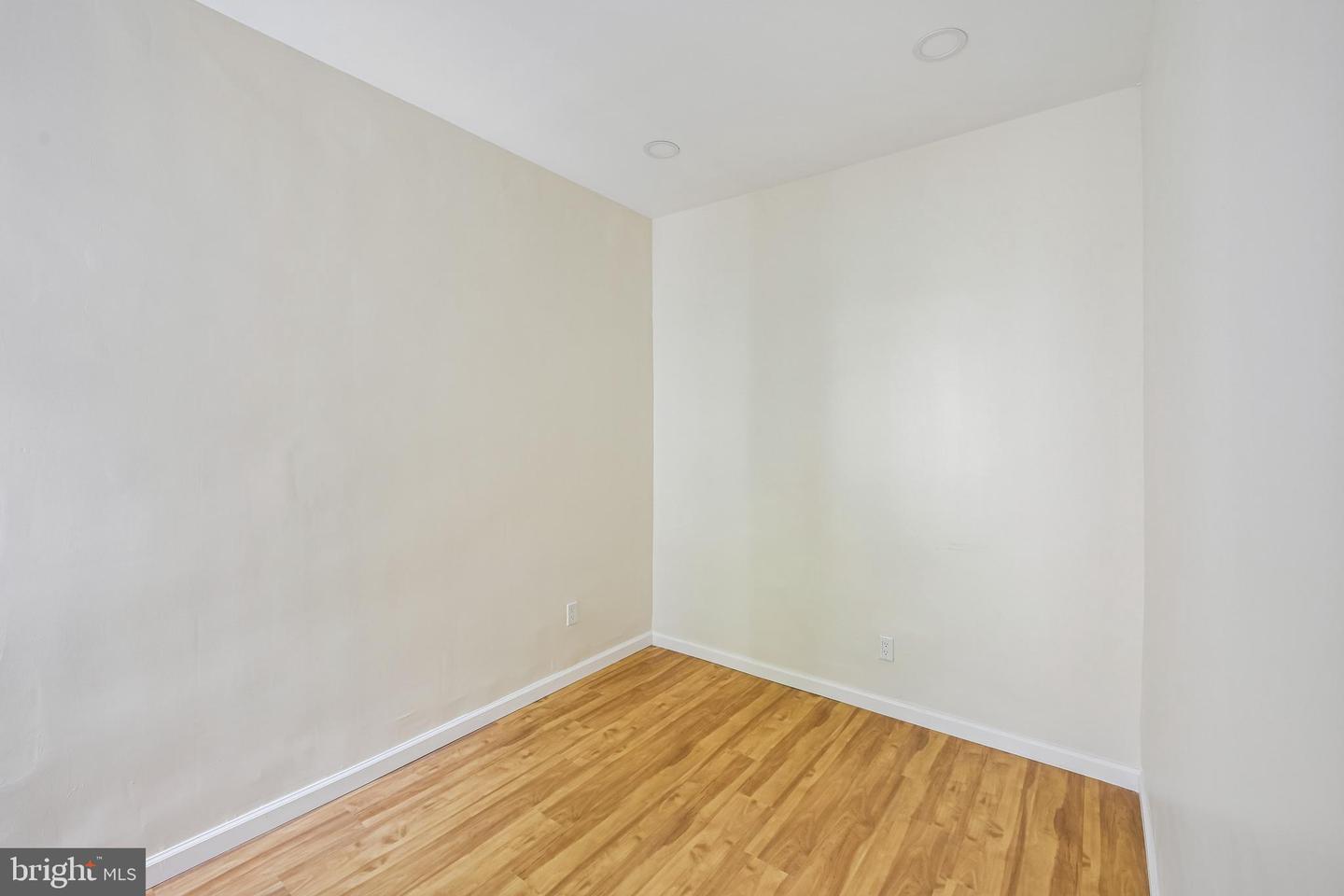1716 N Hollywood St Property Photo 47