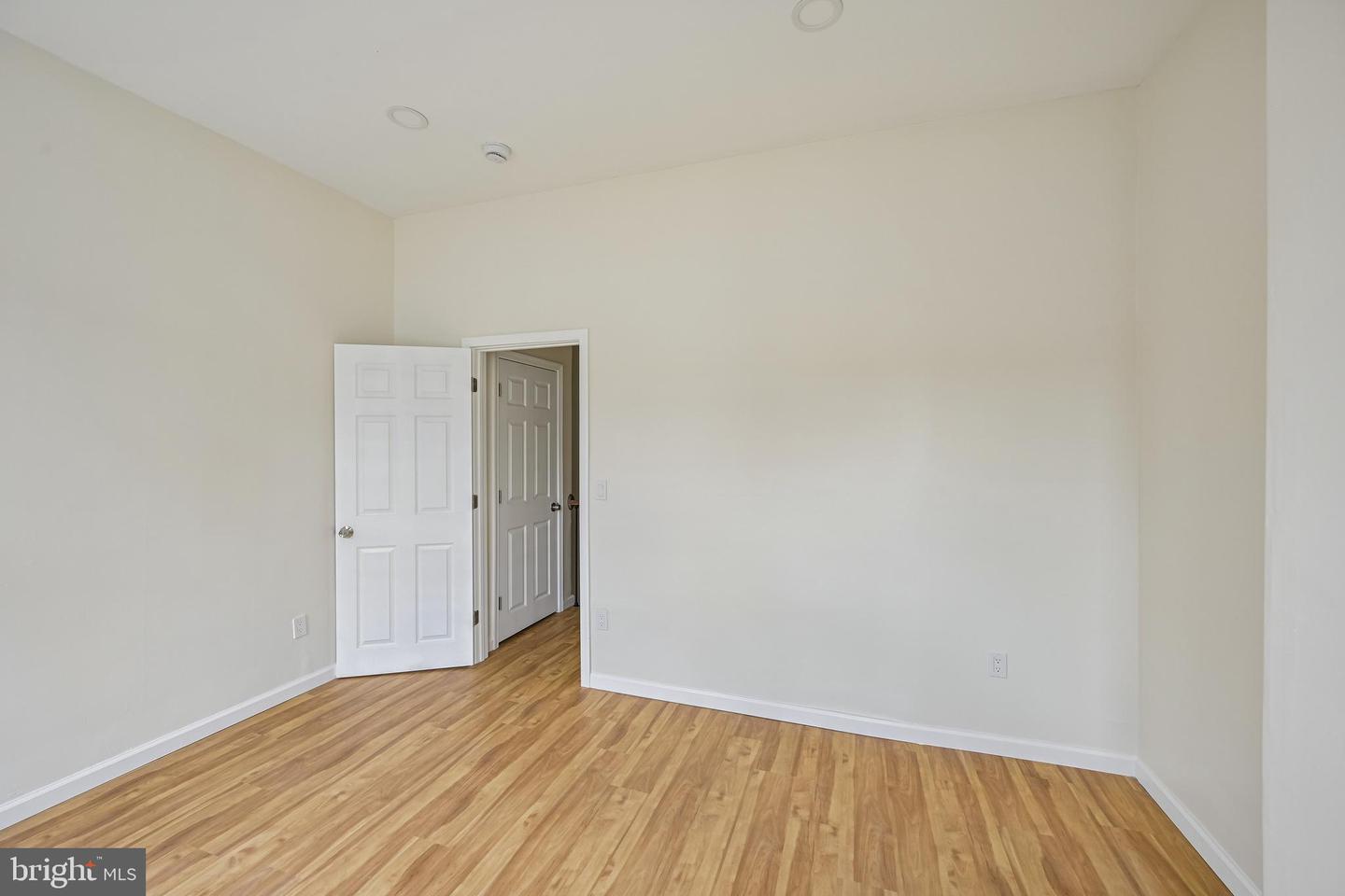 1716 N Hollywood St Property Photo 48