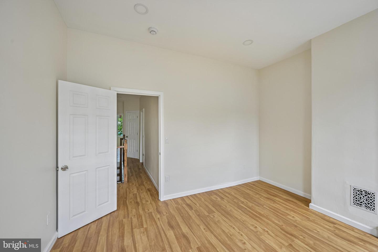 1716 N Hollywood St Property Photo 49
