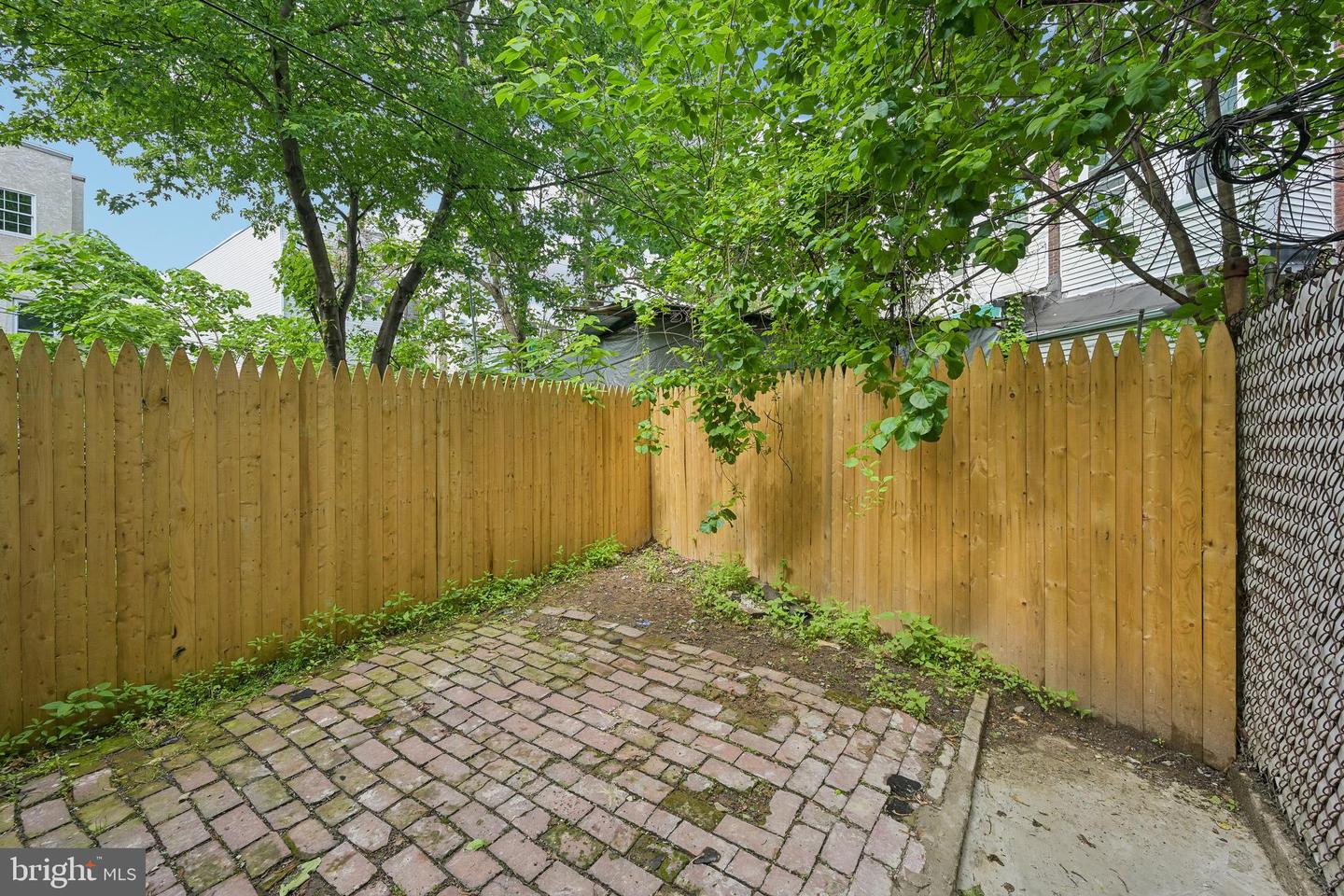 1716 N Hollywood St Property Photo 50