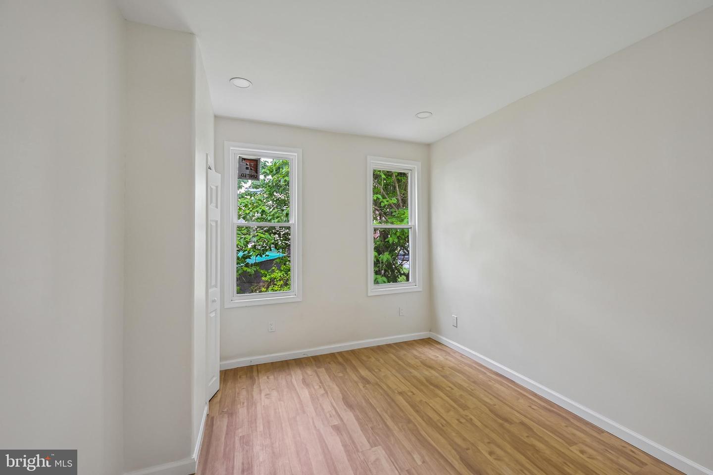 1716 N Hollywood St Property Photo 55