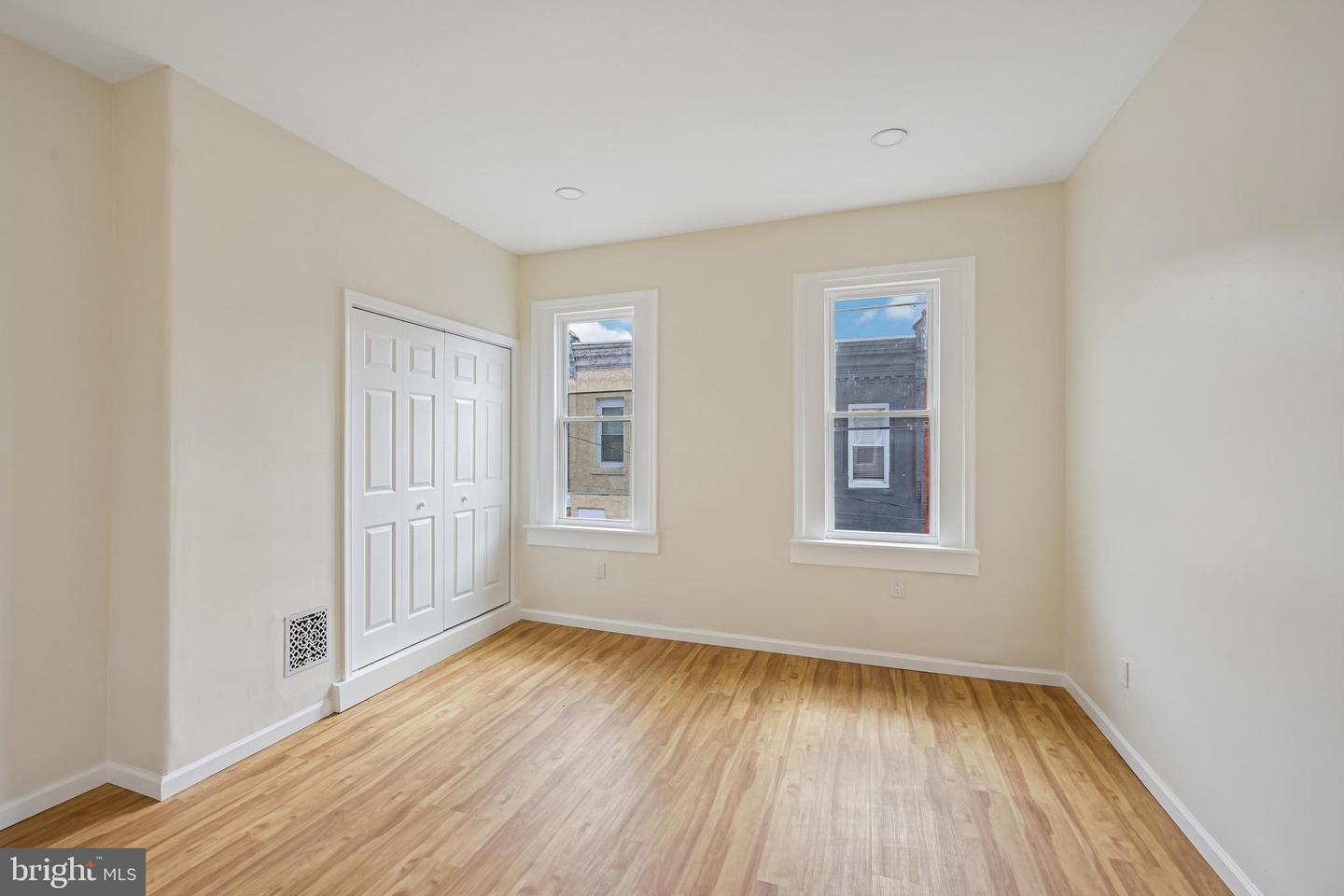 1716 N Hollywood St Property Photo 60