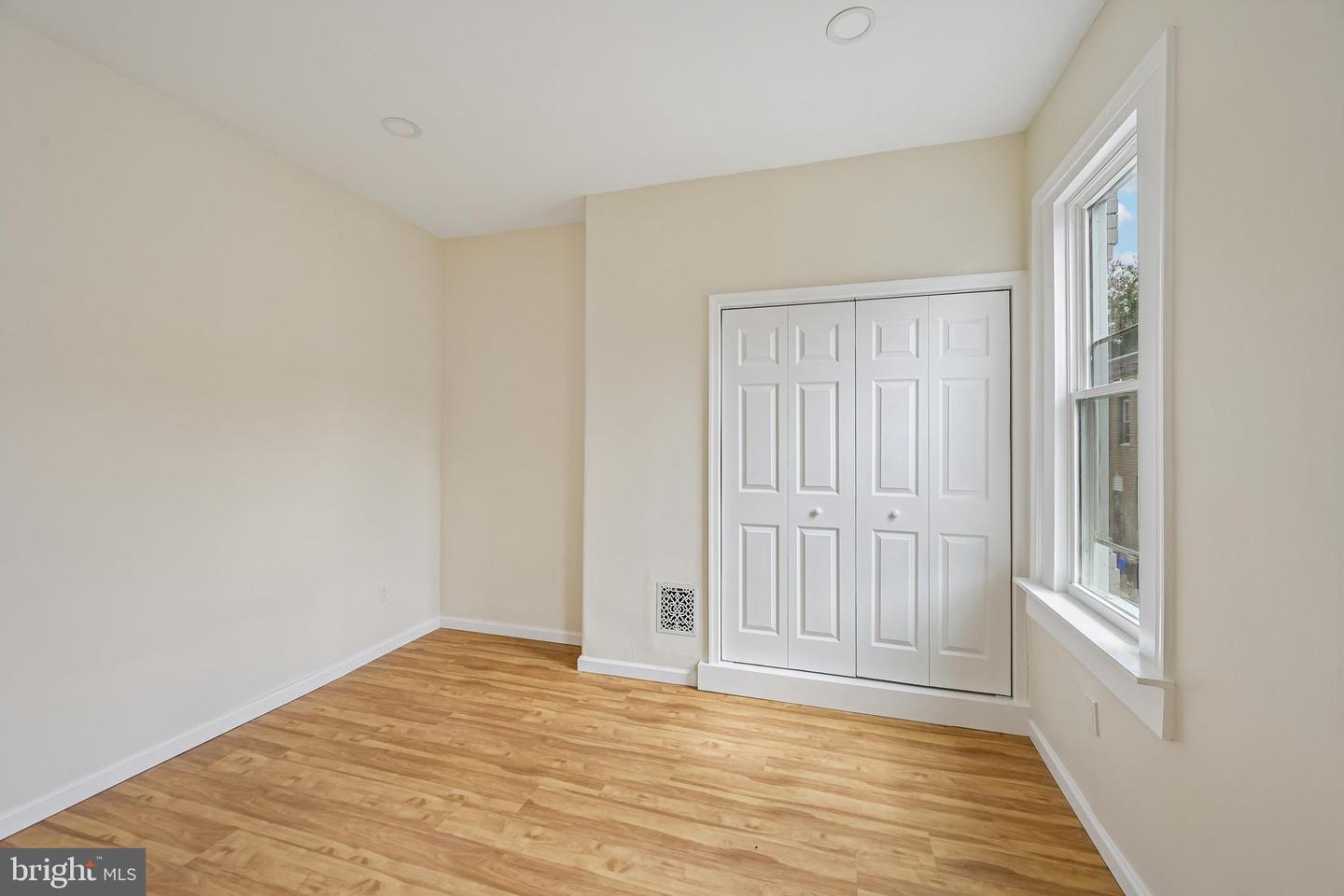 1716 N Hollywood St Property Photo 62