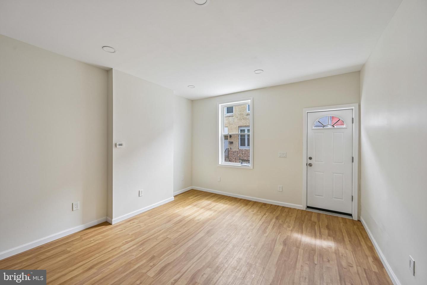 1716 N Hollywood St Property Photo 63