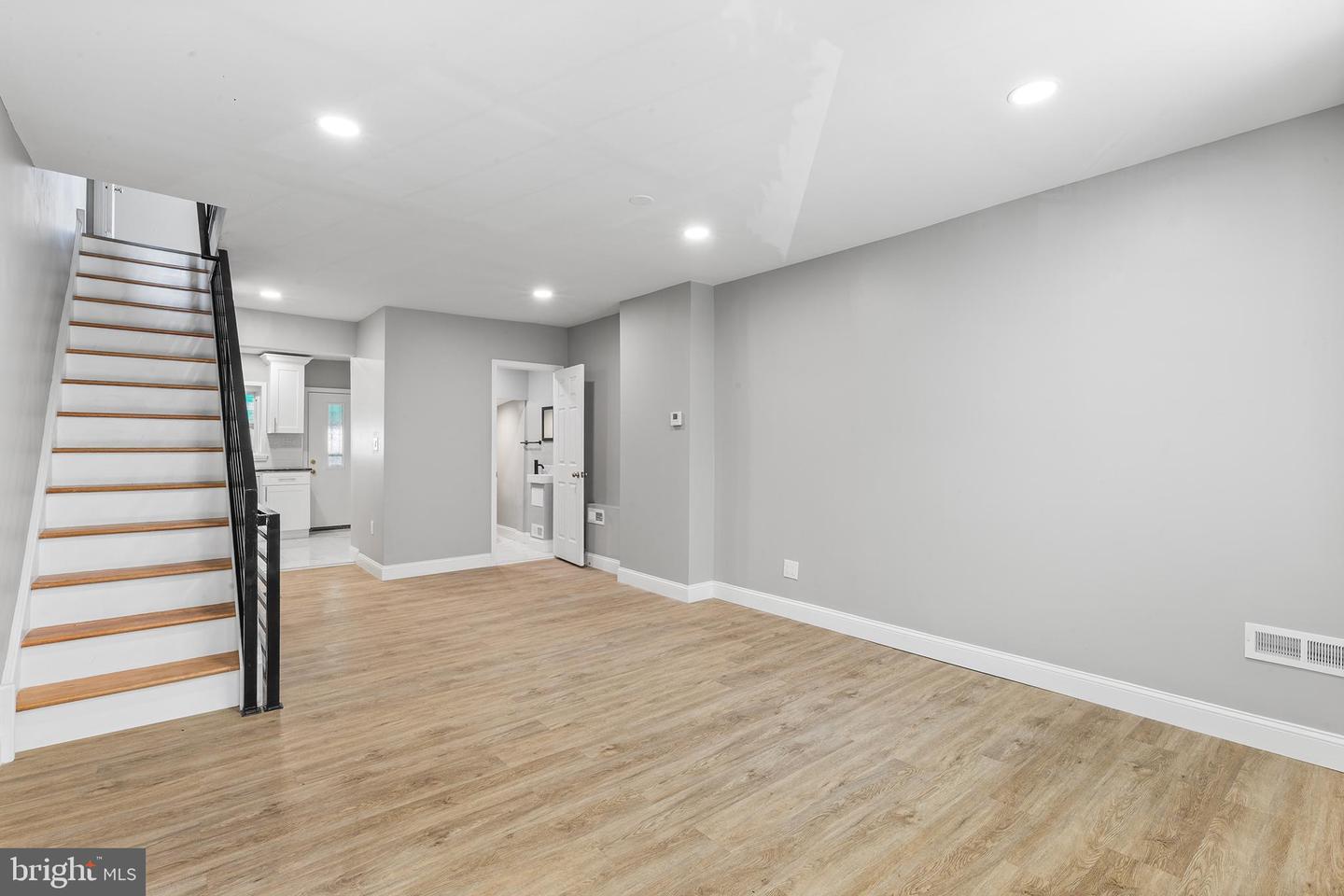 2524 S Mildred St Property Photo 3