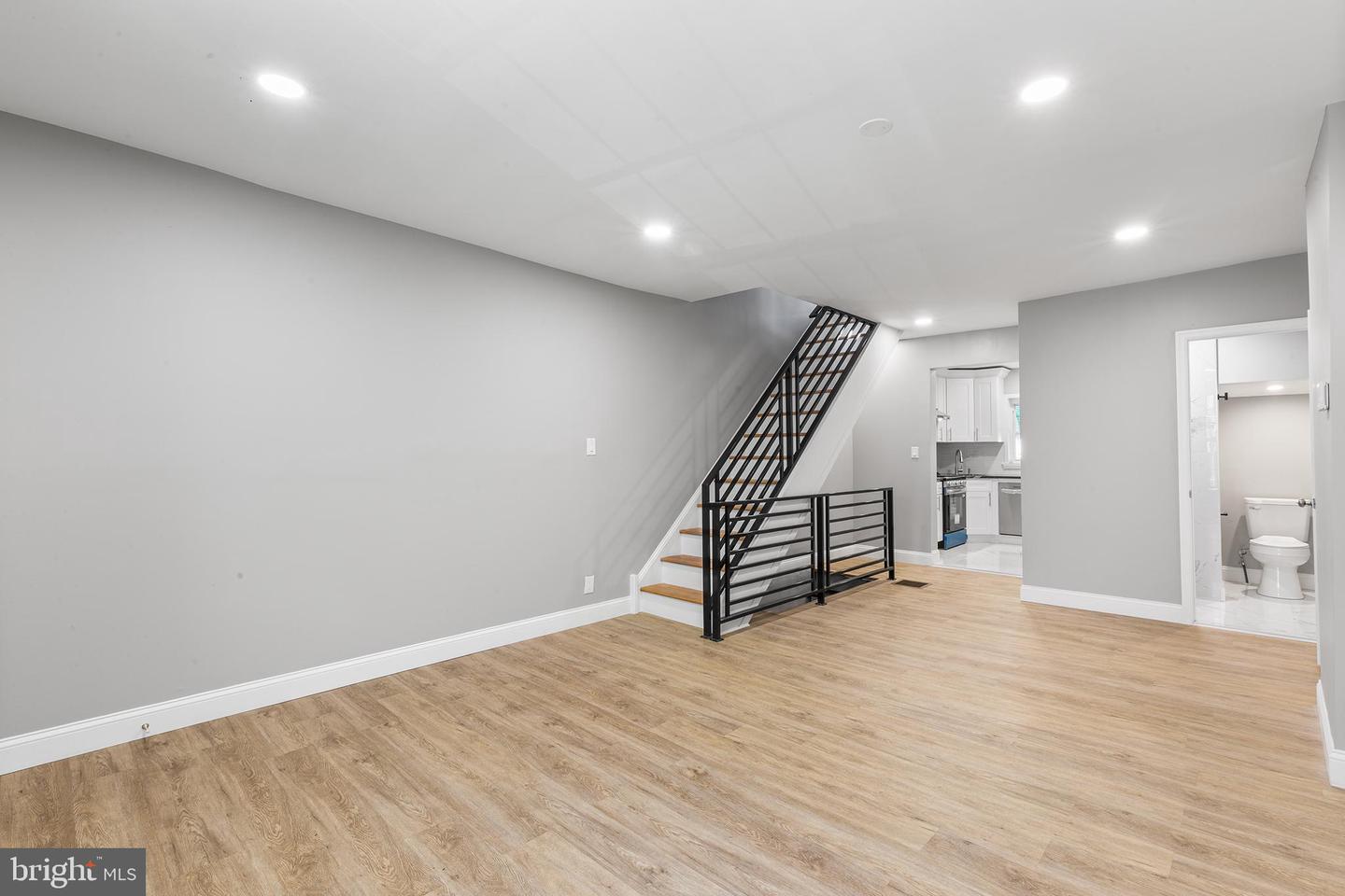 2524 S Mildred St Property Photo 4