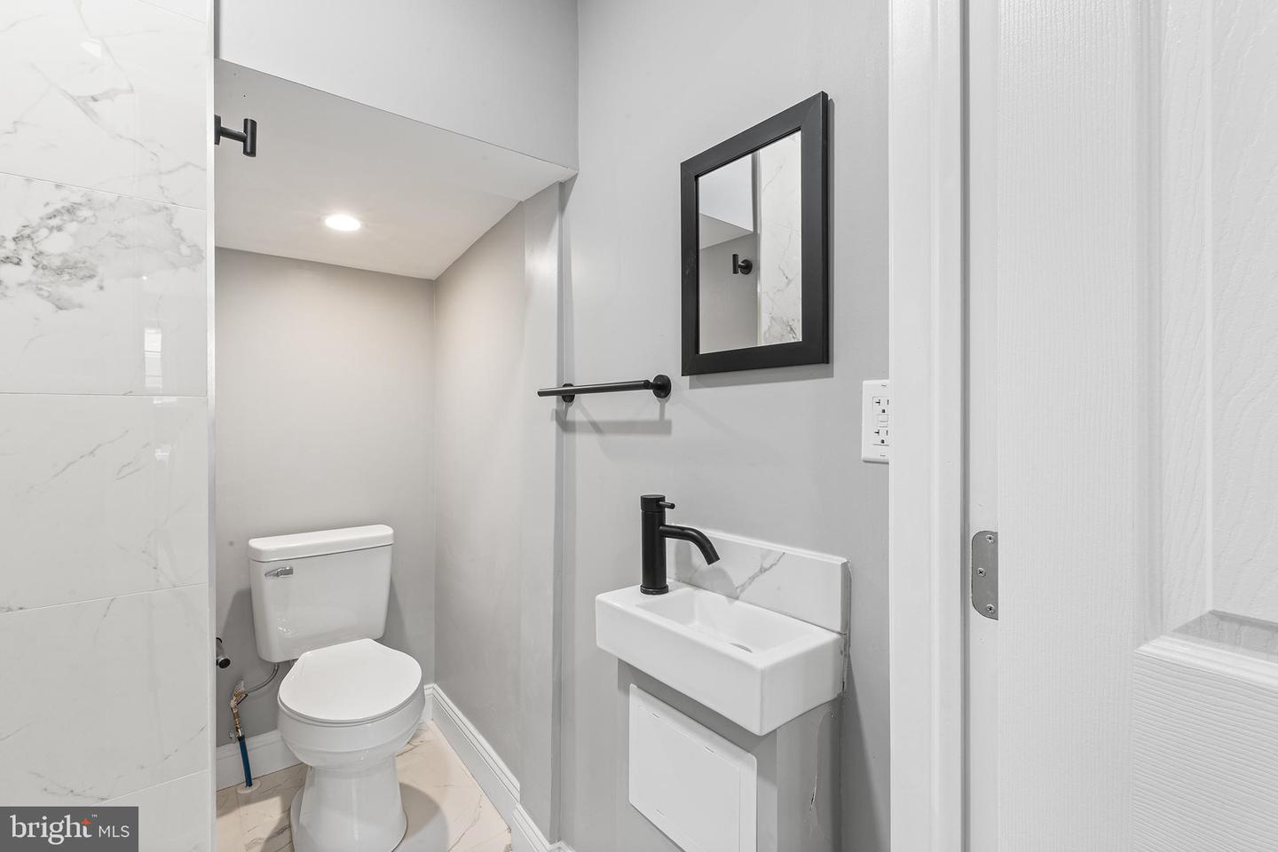 2524 S Mildred St Property Photo 7