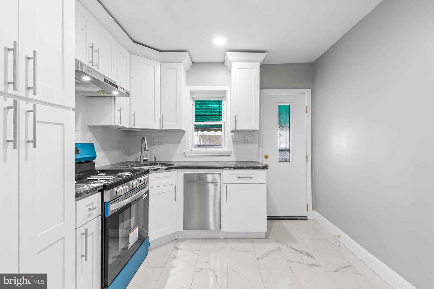 2524 S Mildred St Property Photo 10