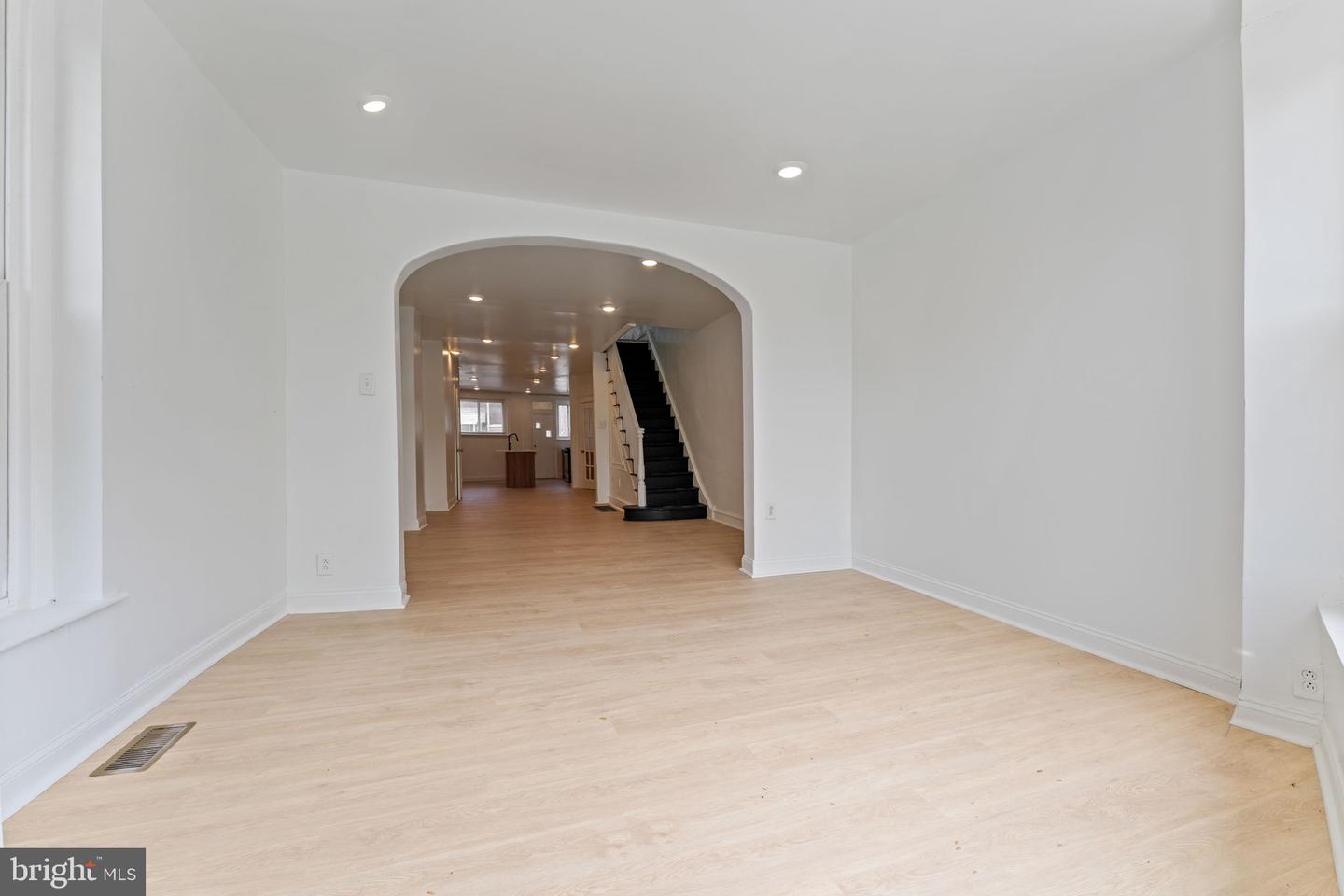5919 Upland Way Property Photo 4