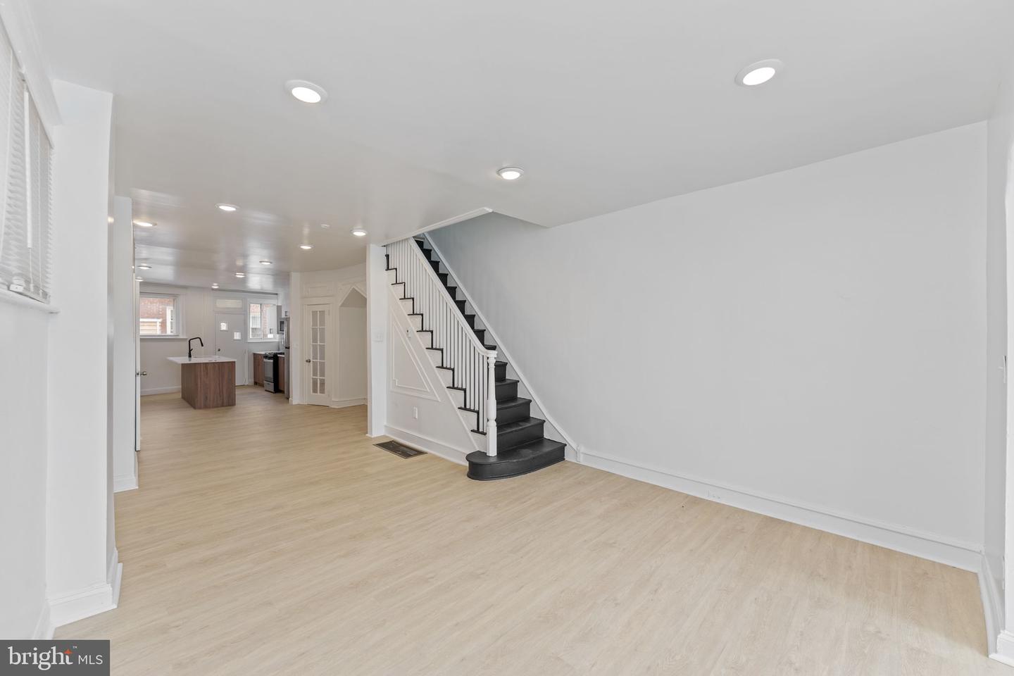 5919 Upland Way Property Photo 5