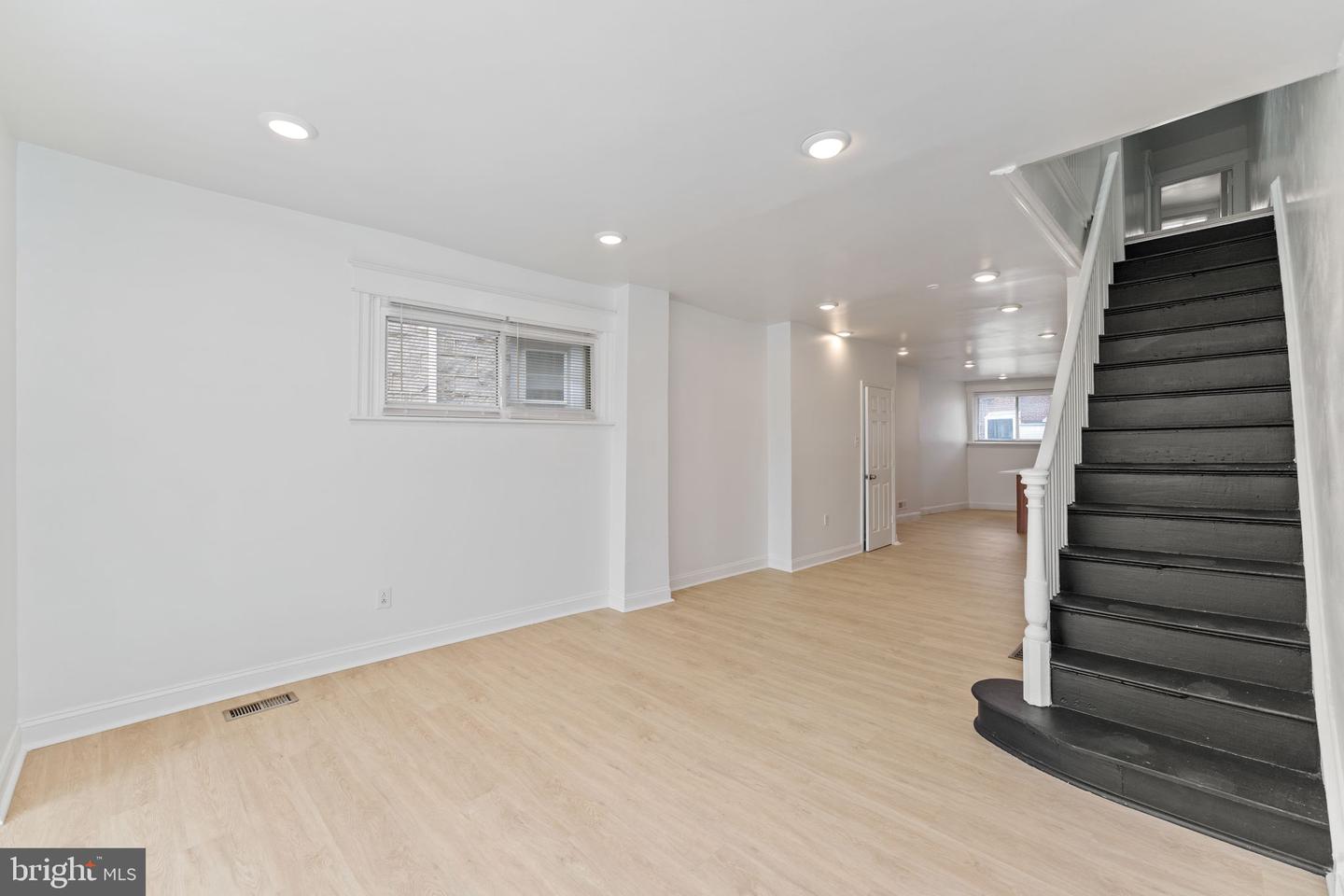 5919 Upland Way Property Photo 6