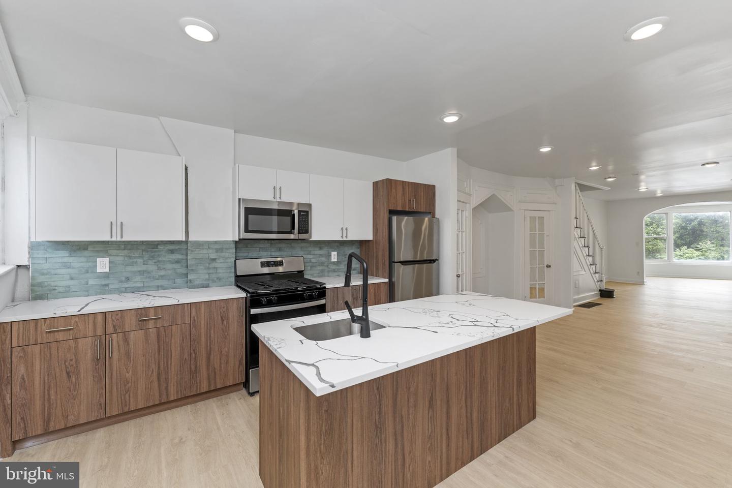 5919 Upland Way Property Photo 10