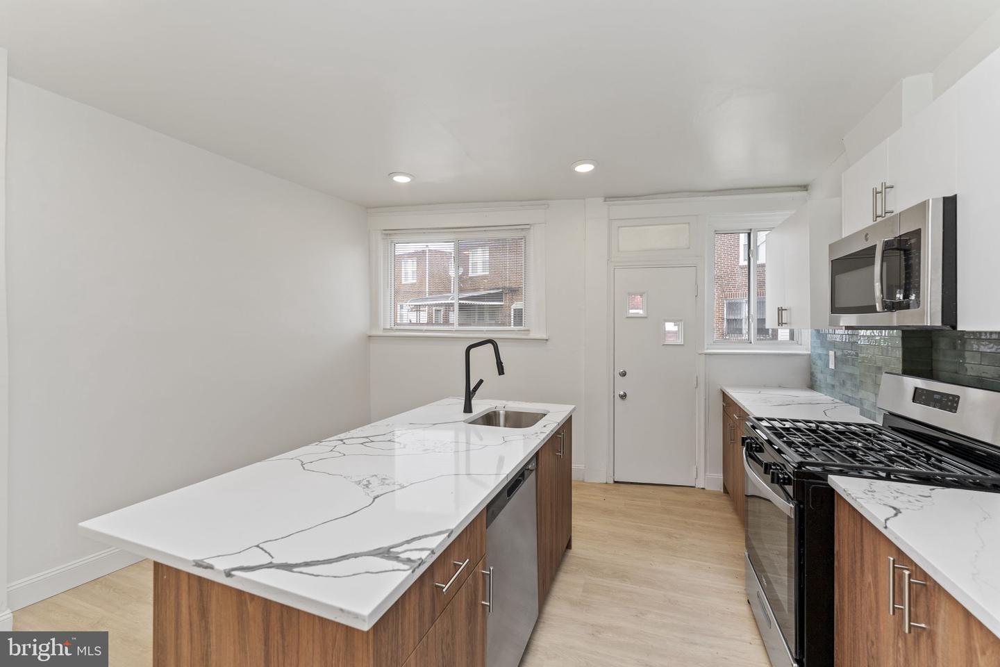5919 Upland Way Property Photo 12