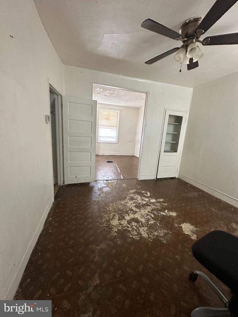 5912 Spring St Property Photo 3