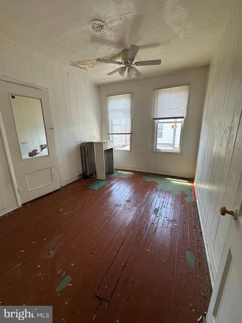 5912 Spring St Property Photo 4