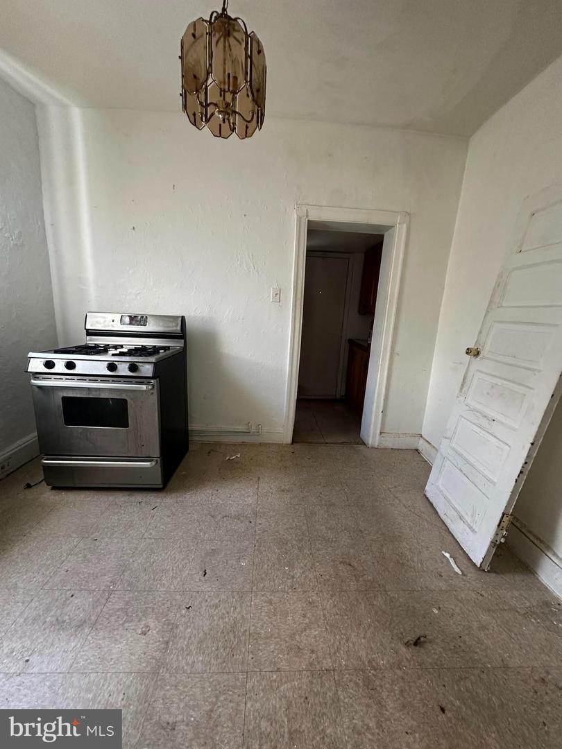 5912 Spring St Property Photo 6