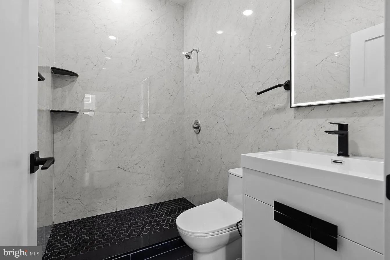 2146 N Front St #3 Property Photo 7