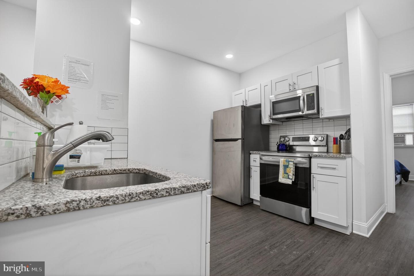3138 W ALLEGHENY AVE #B Property Photo 1