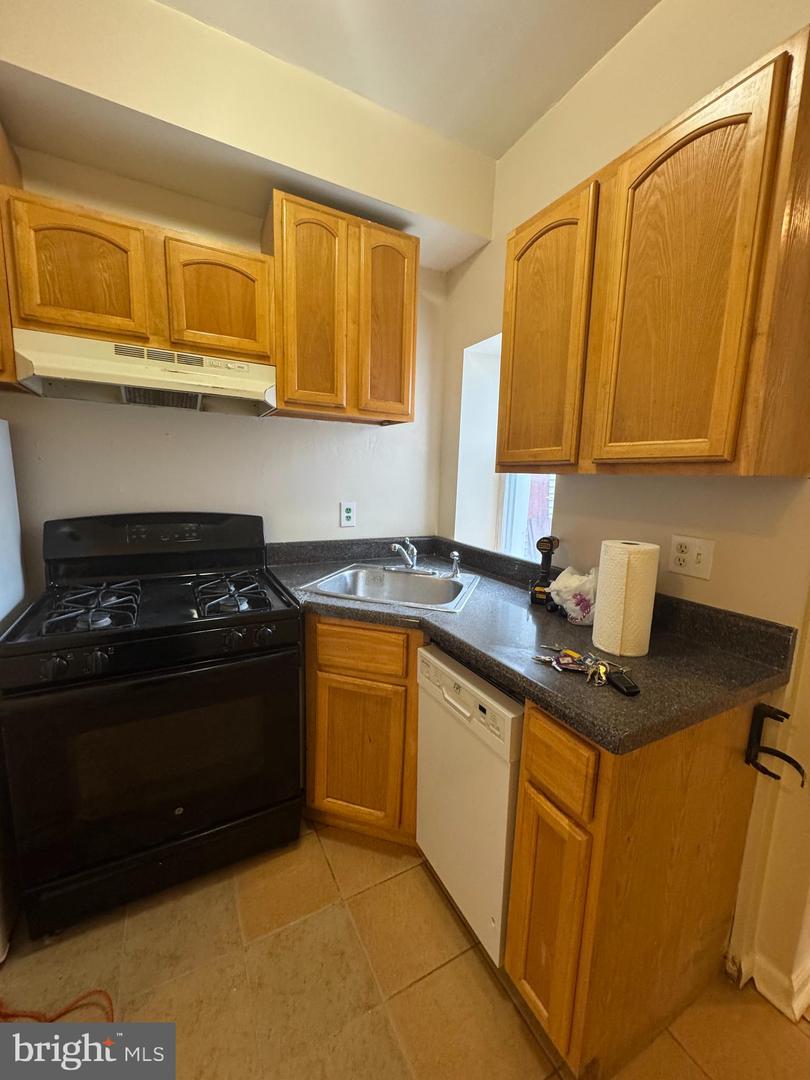 1118 Green St Property Photo 3