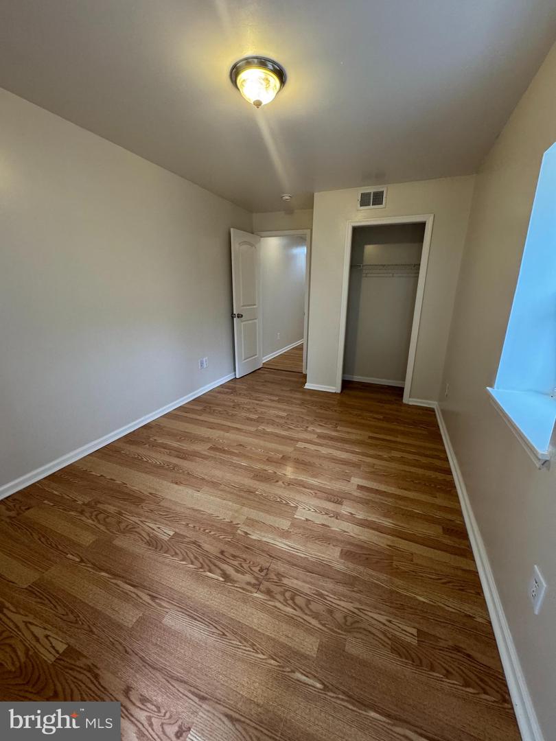 1118 Green St Property Photo 7