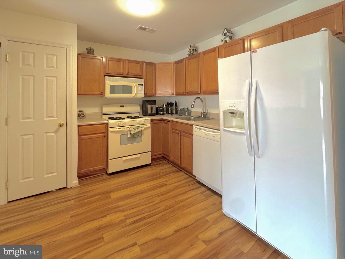 9228-38 Blue Grass Rd #38 Property Photo 5
