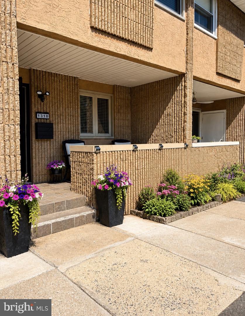1310 GERMANTOWN AVE Property Photo 1
