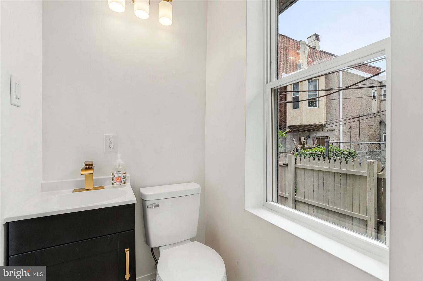2304 Nicholas St Property Photo 13