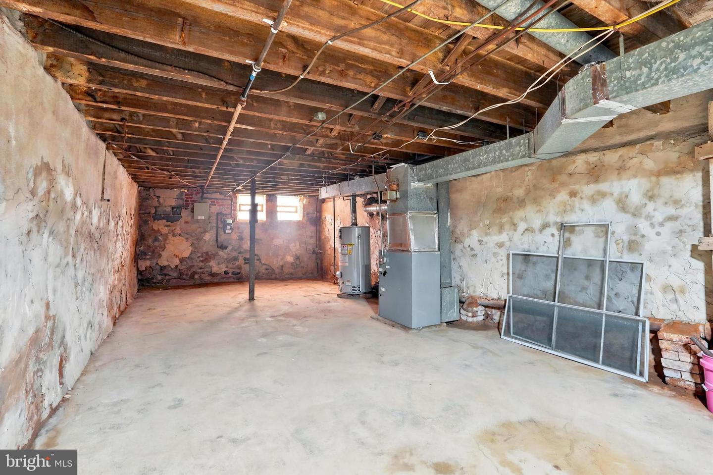 2304 Nicholas St Property Photo 28
