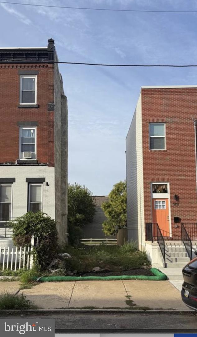 3103 Clifford St Property Photo 1