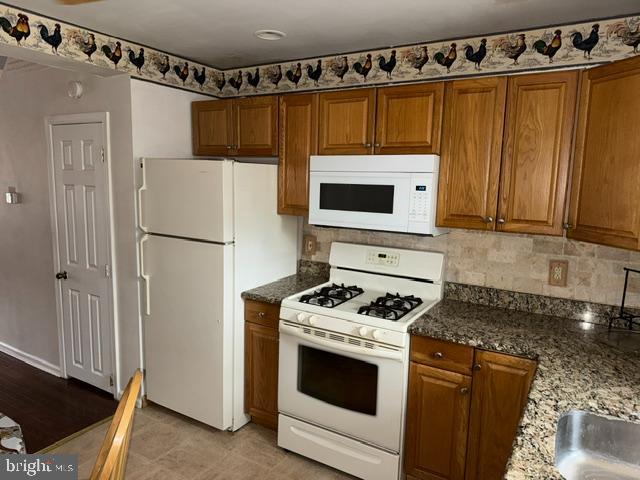 2643 S Alder St Property Photo 7