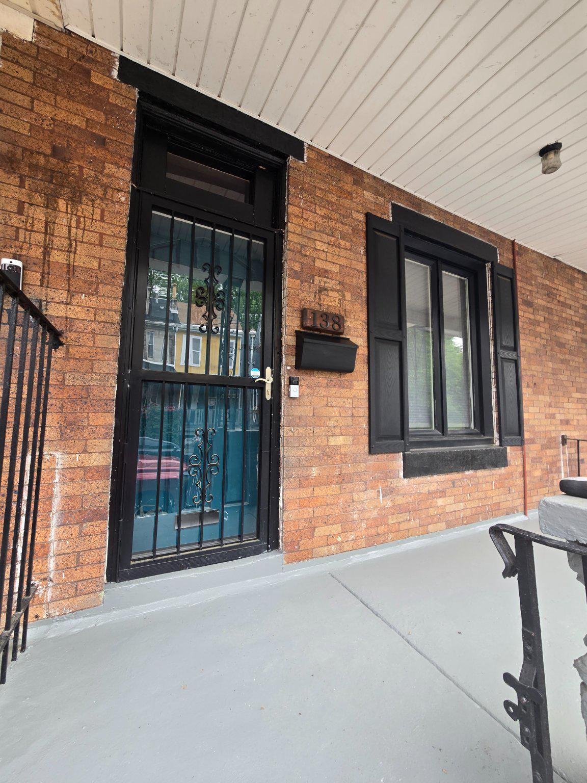 138 E PLEASANT ST Property Photo 1