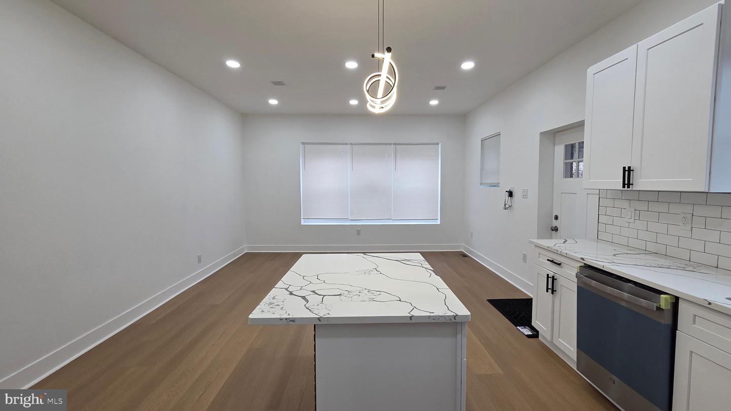 7552 Forrest Ave Property Photo 4