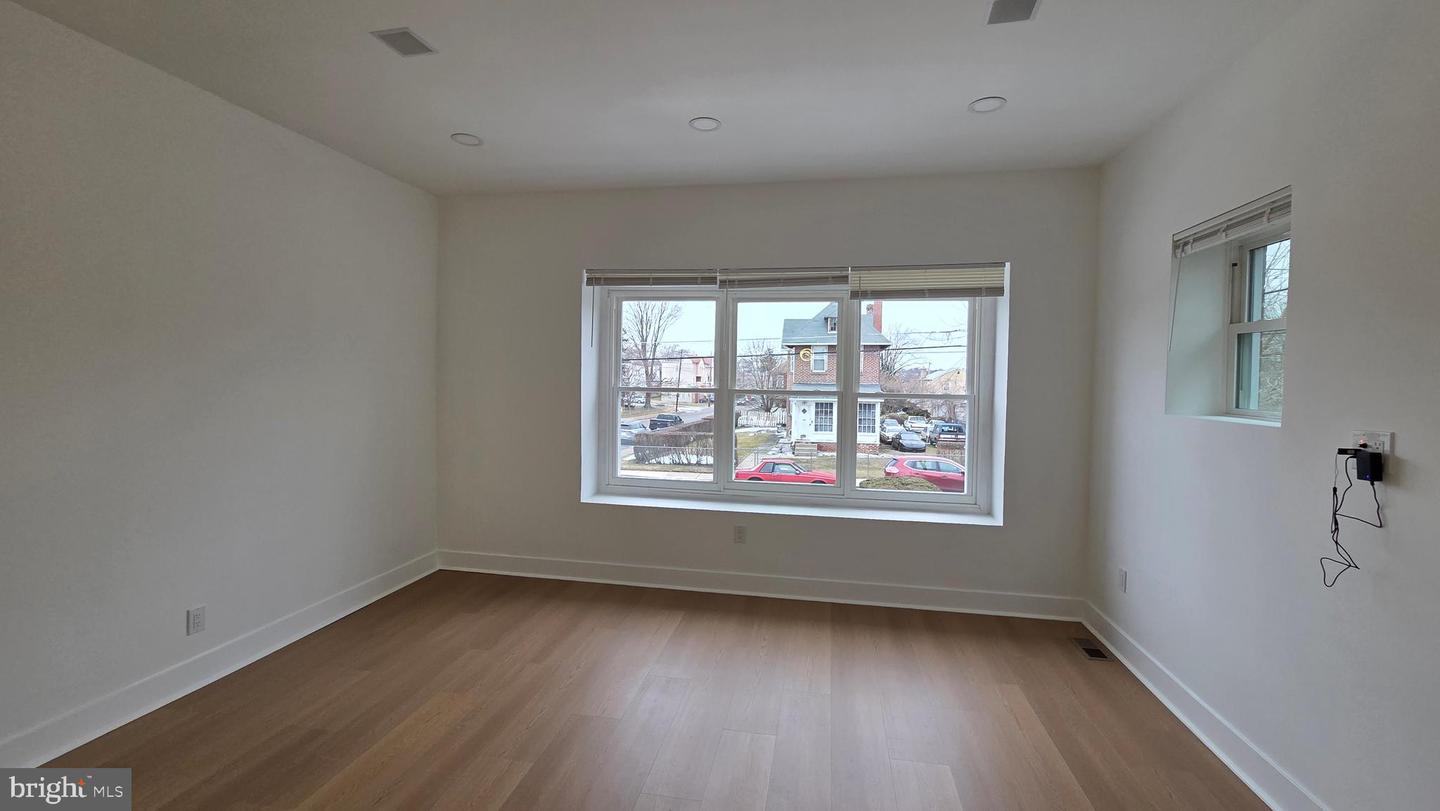 7552 Forrest Ave Property Photo 7