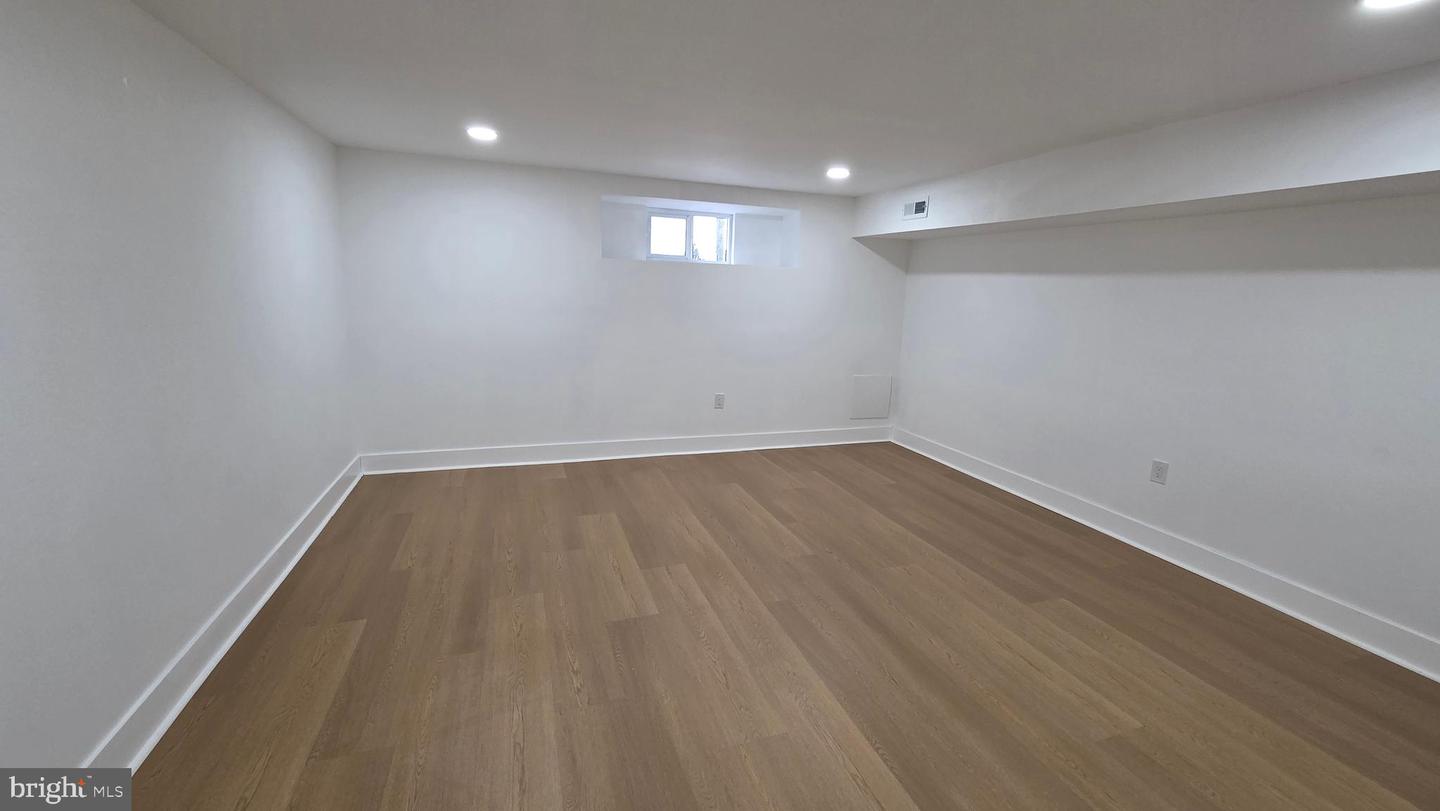 7552 Forrest Ave Property Photo 27