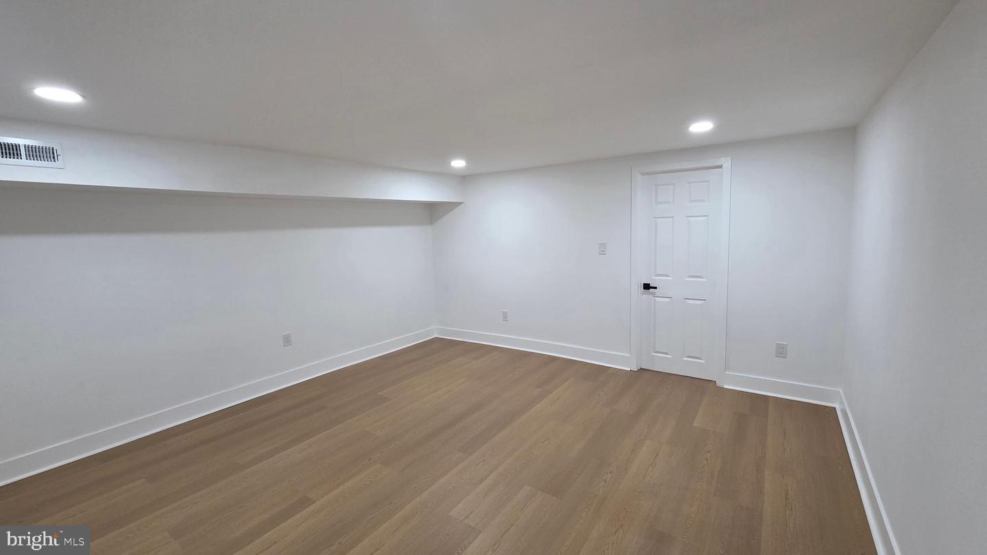 7552 Forrest Ave Property Photo 28