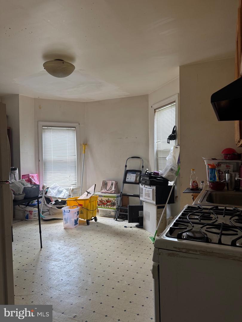 208 S 53rd St Property Photo 18