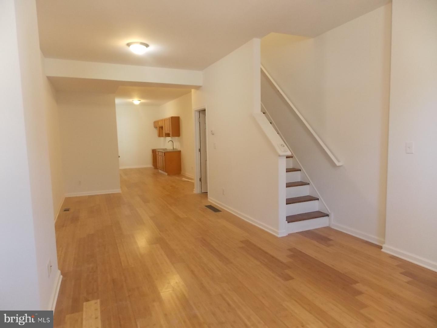 1718 W Huntingdon St Property Photo 2