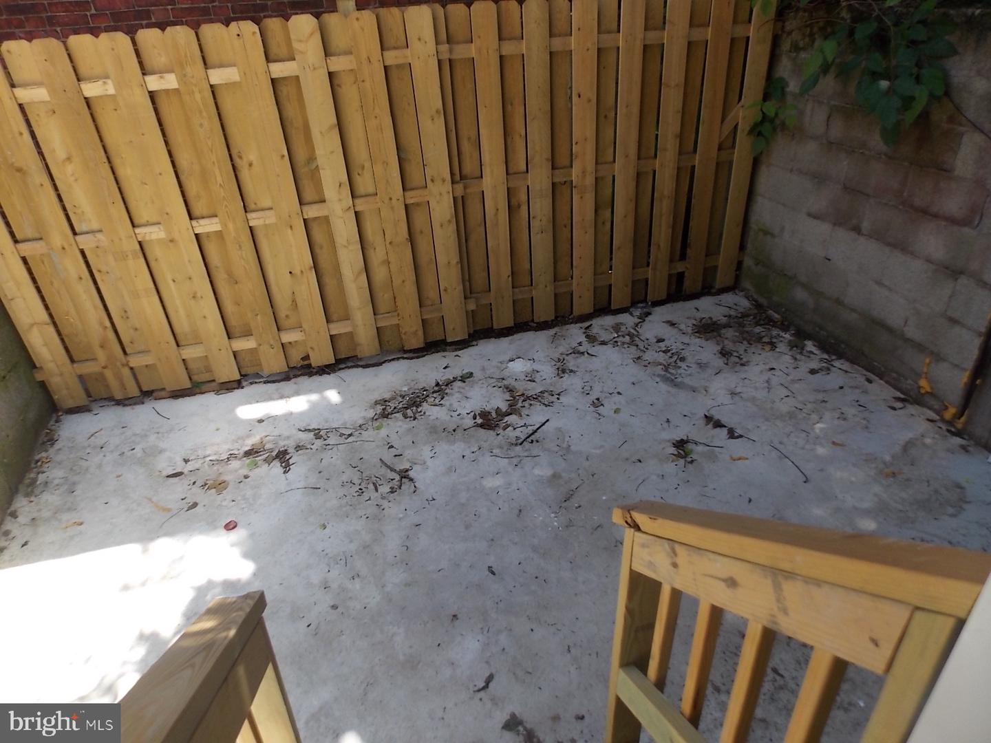1718 W Huntingdon St Property Photo 5