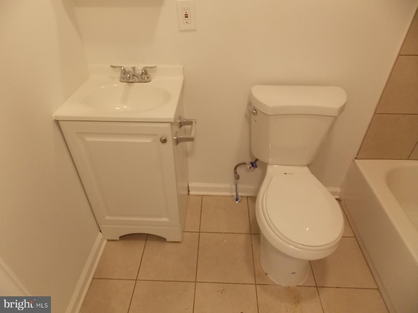 1718 W Huntingdon St Property Photo 10