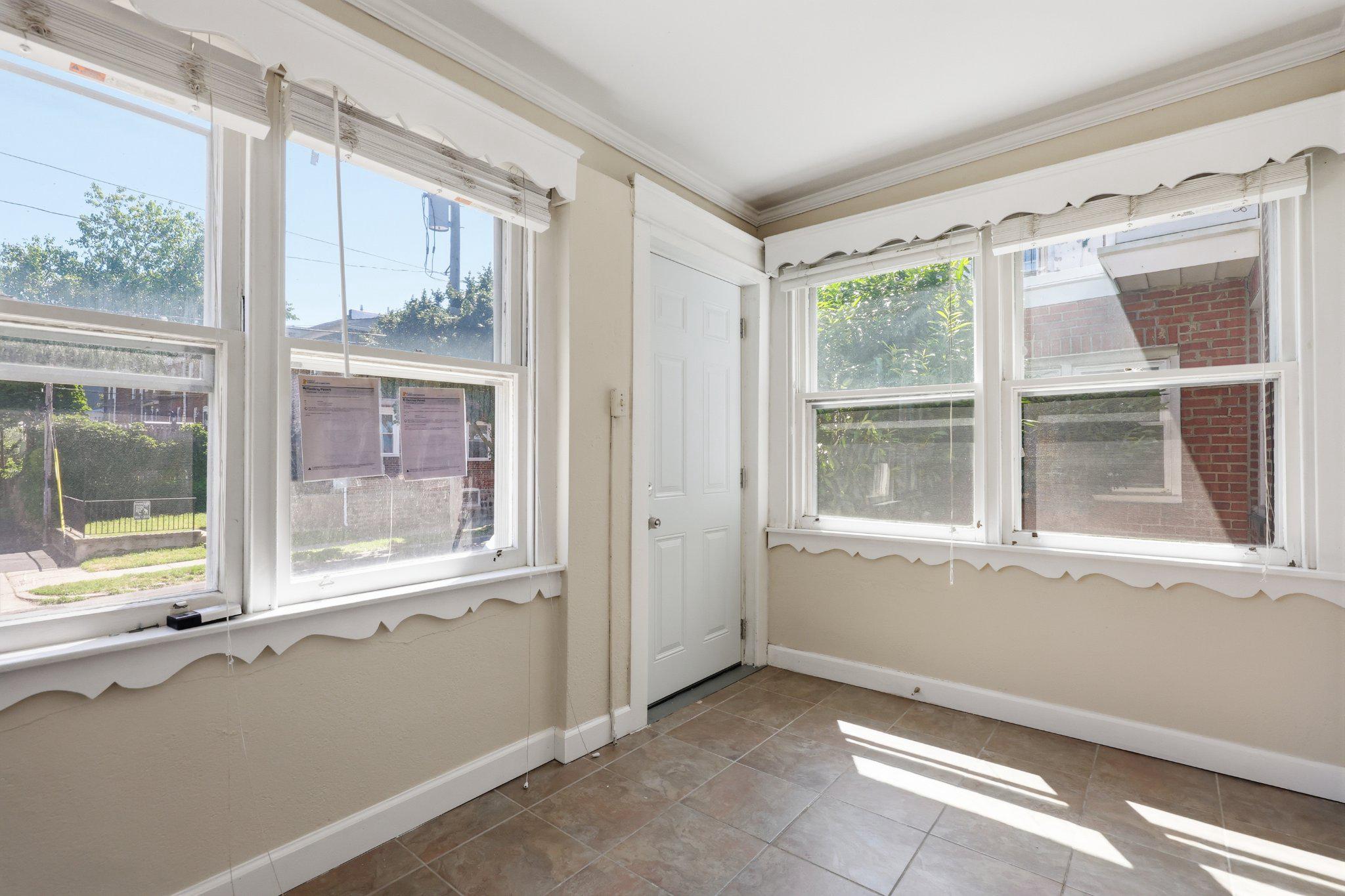 4022 Mitchell St Property Photo 5