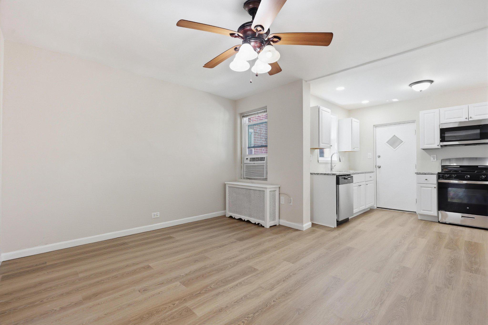 4022 Mitchell St Property Photo 10