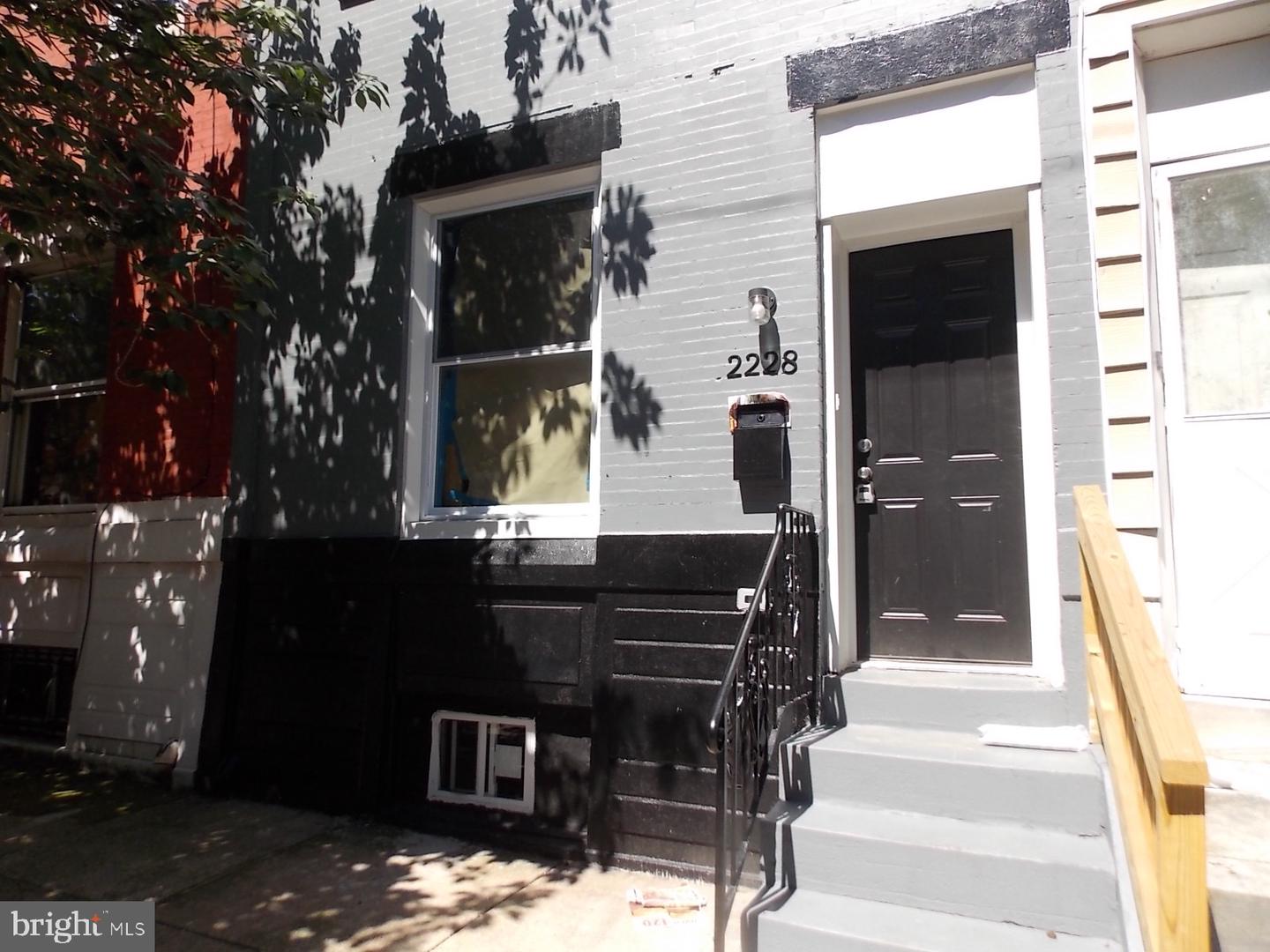 2228 N WOODSTOCK ST Property Photo 1