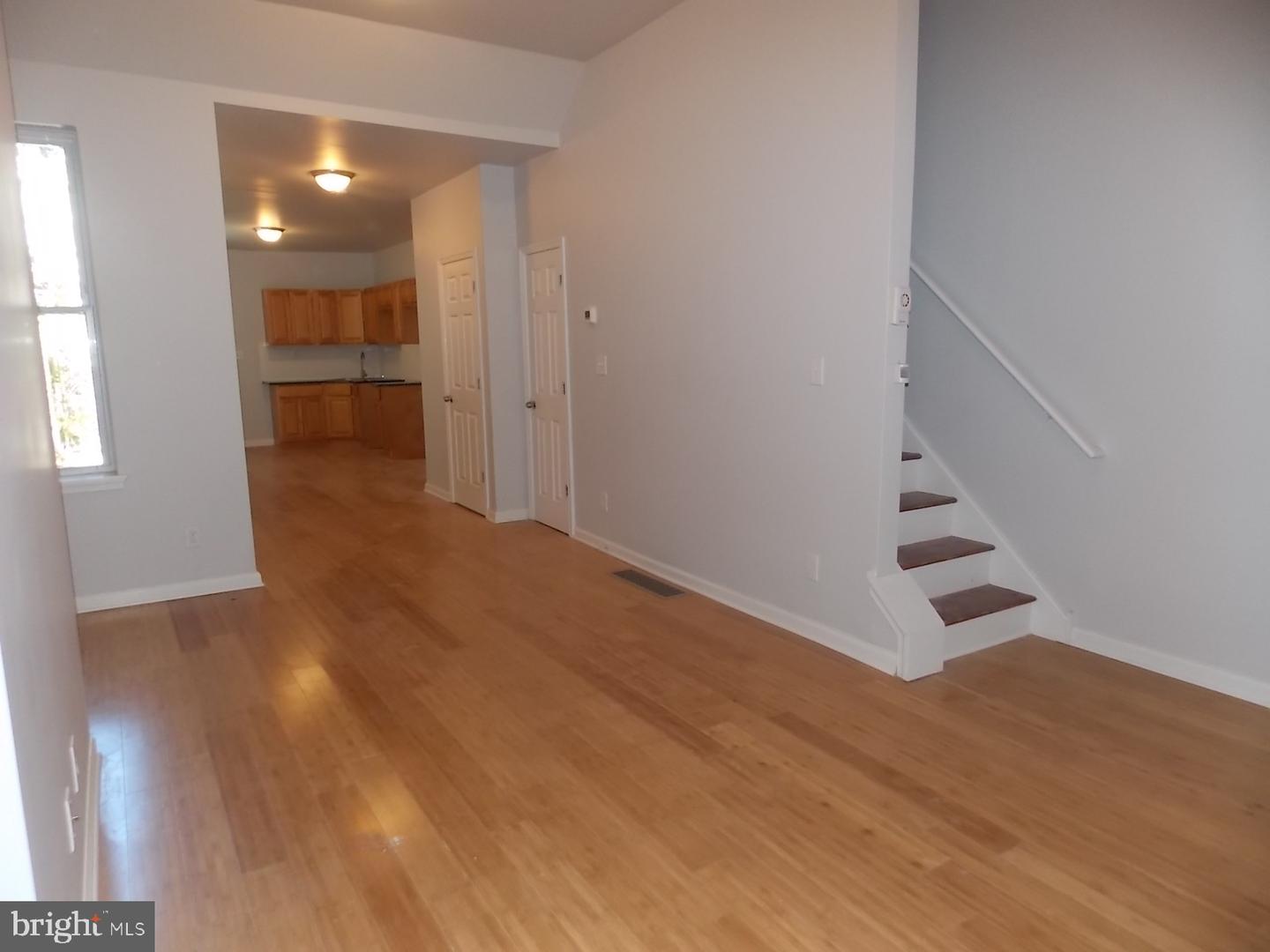 2228 N Woodstock St Property Photo 2