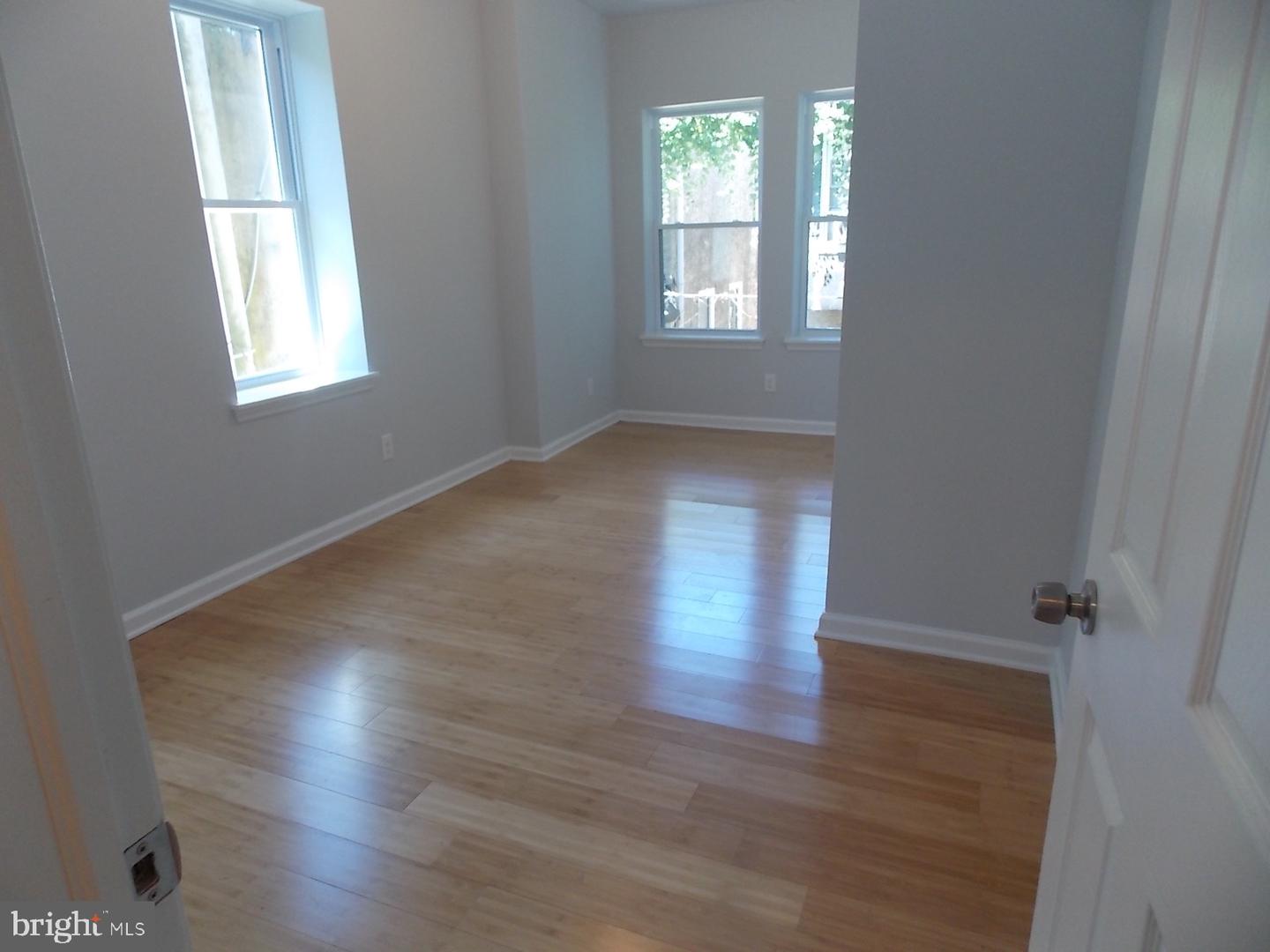 2228 N Woodstock St Property Photo 6