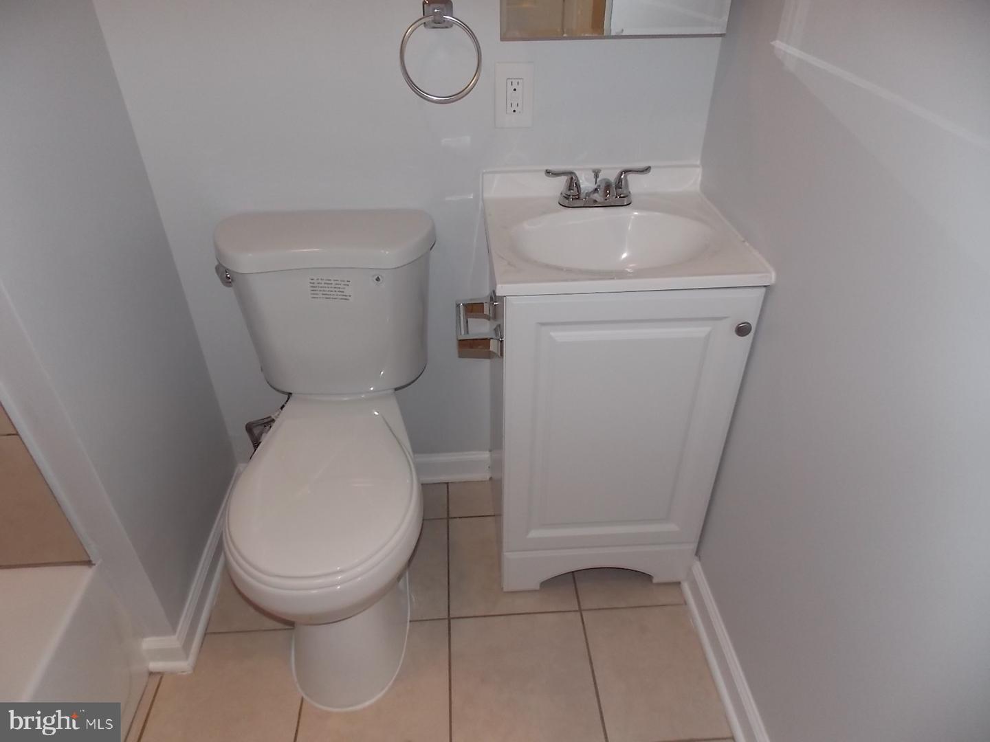 2228 N Woodstock St Property Photo 9
