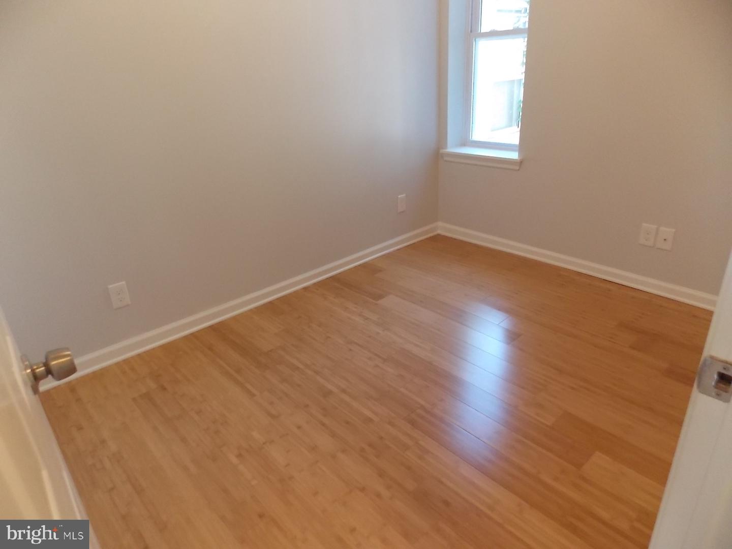 2228 N Woodstock St Property Photo 10