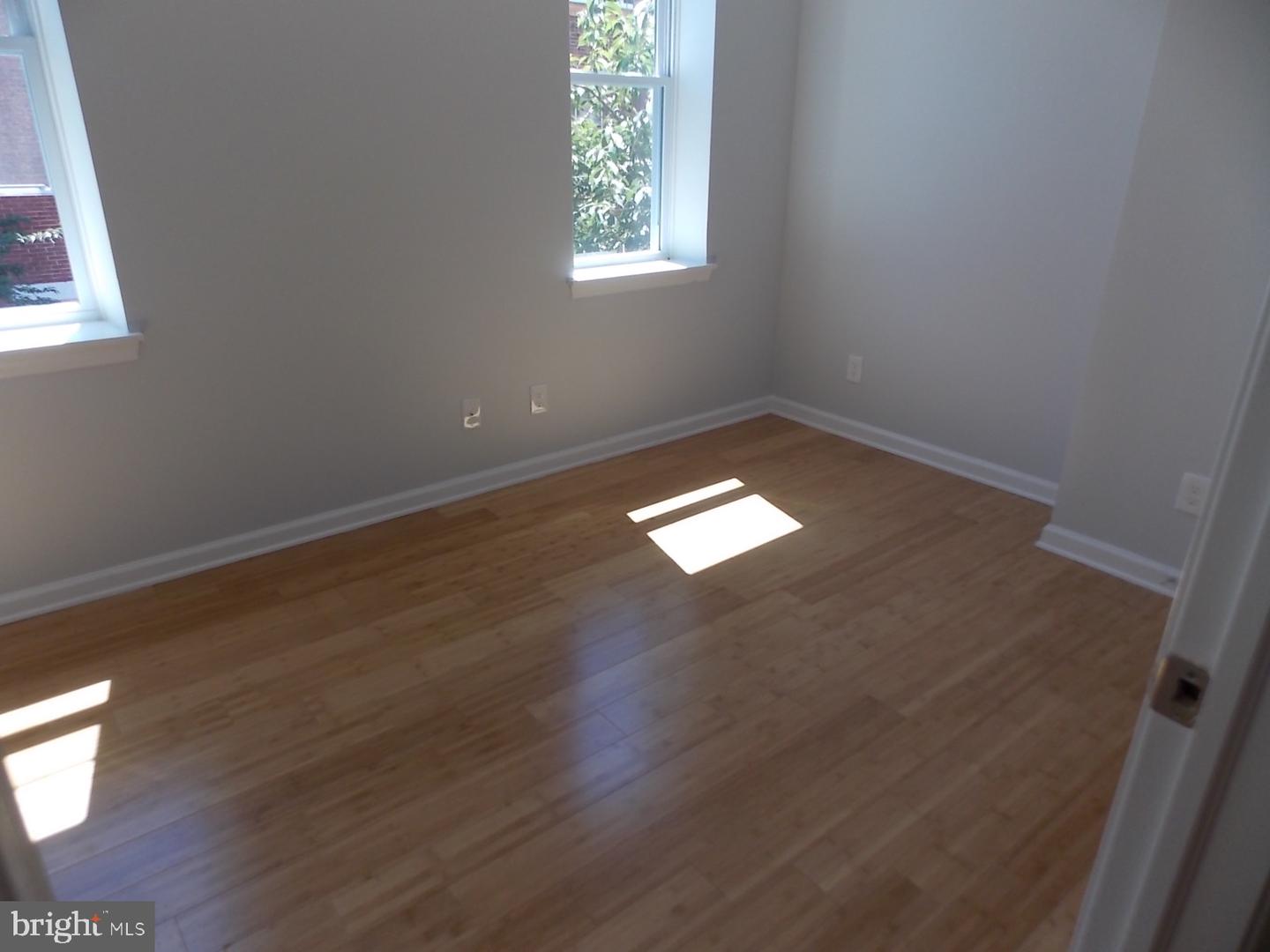 2228 N Woodstock St Property Photo 11