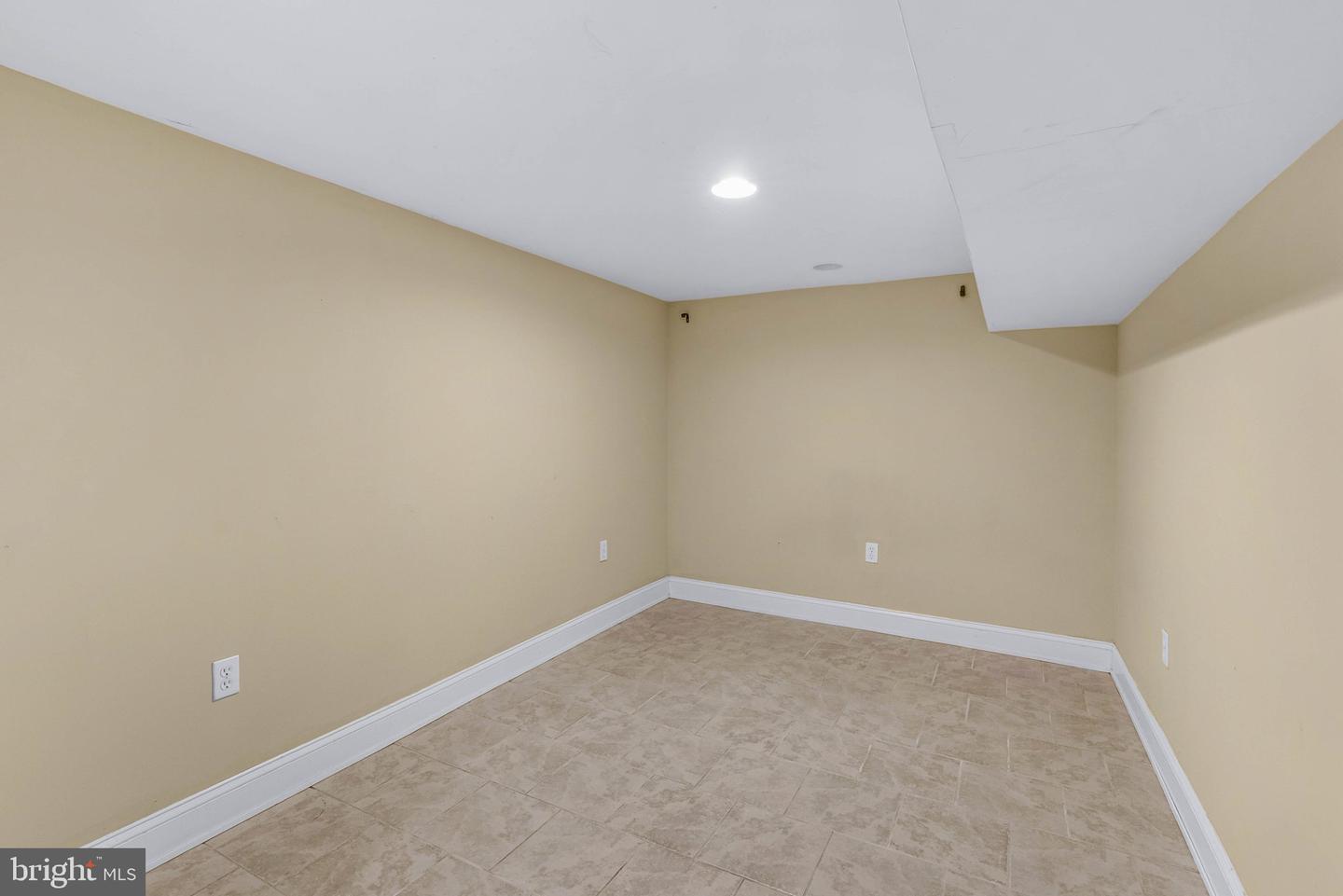 508 N Budd St Property Photo 9