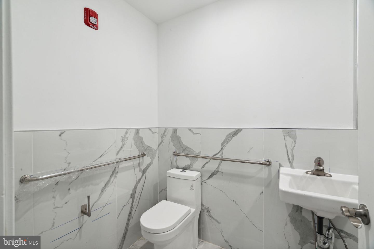 5164 Ridge Ave Property Photo 11