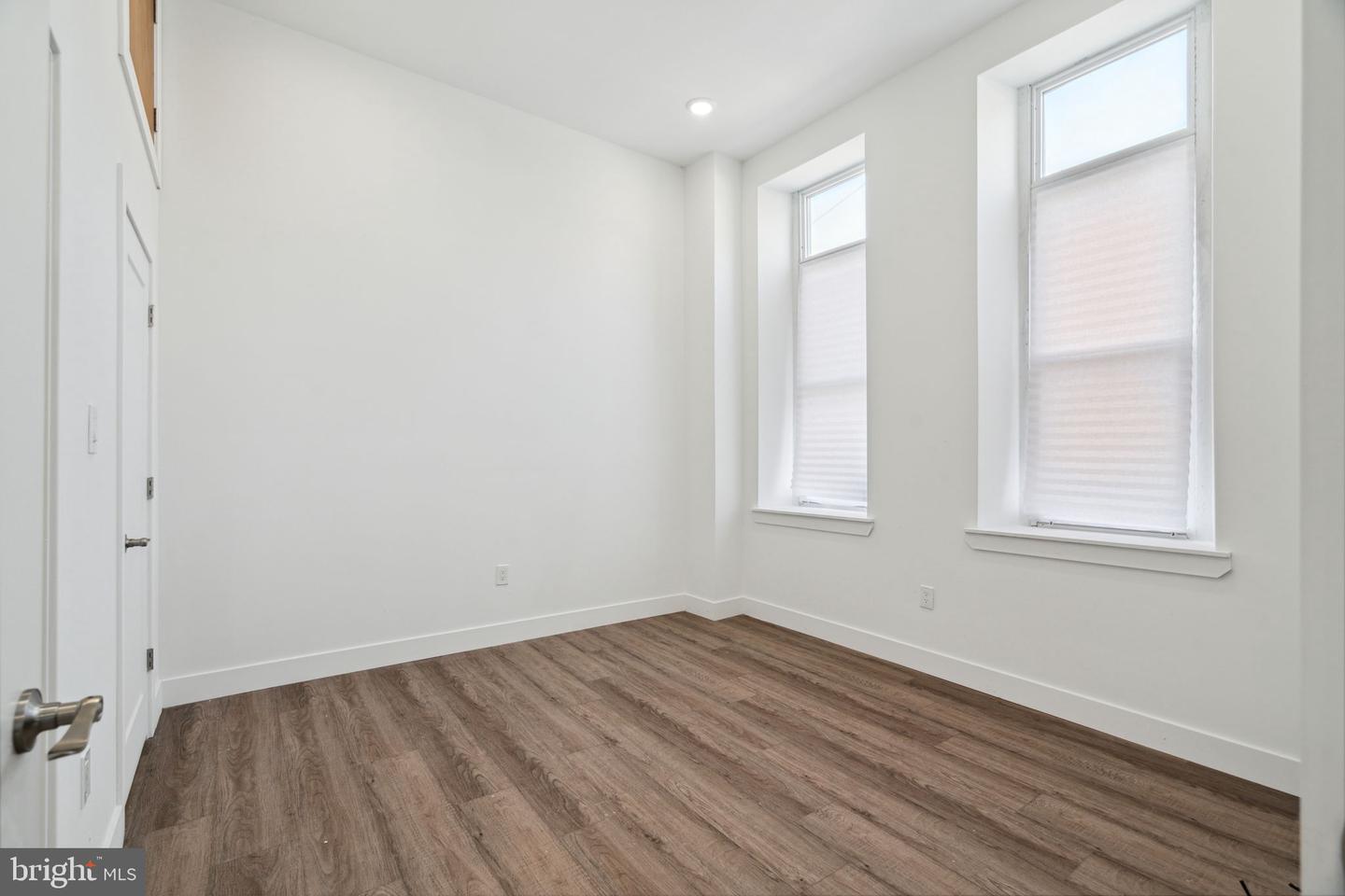 5164 Ridge Ave Property Photo 16